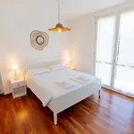 Giardino E Piscina شقة *