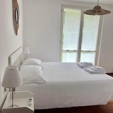 Giardino E Piscina Apartman