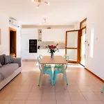 Giardino E Piscina Apartman *
