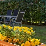 Giardino E Piscina Apartman *