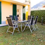 Giardino E Piscina Apartman